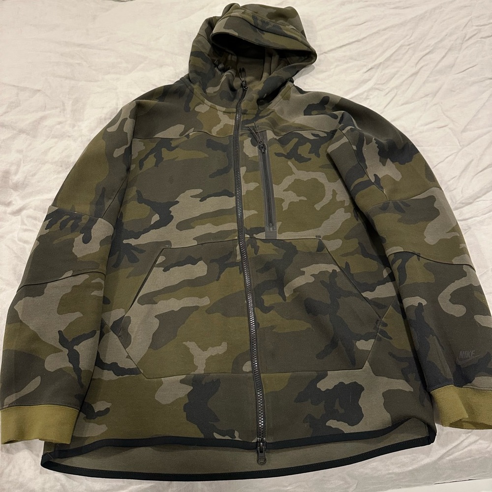 Nike men’s camouflage jacket